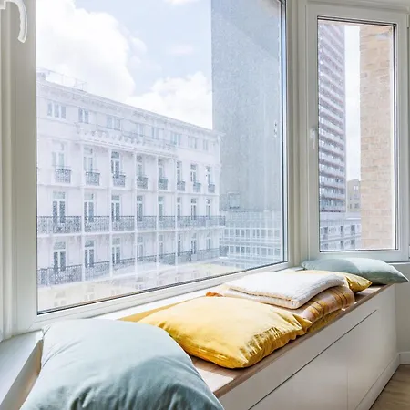 Huswell - Modern Centrally Located In Apartment